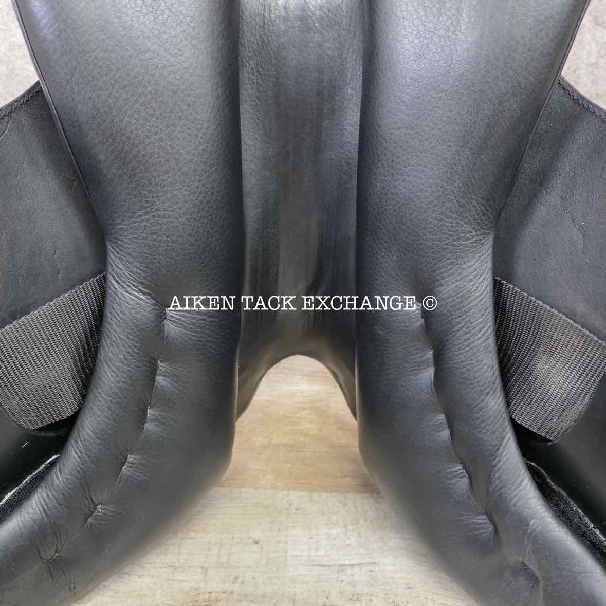 **SOLD** 2023 Passier Evo-D Monoflap Dressage Saddle, 17.5" Seat, Medium Wide Tree, Wool Flocked Panels