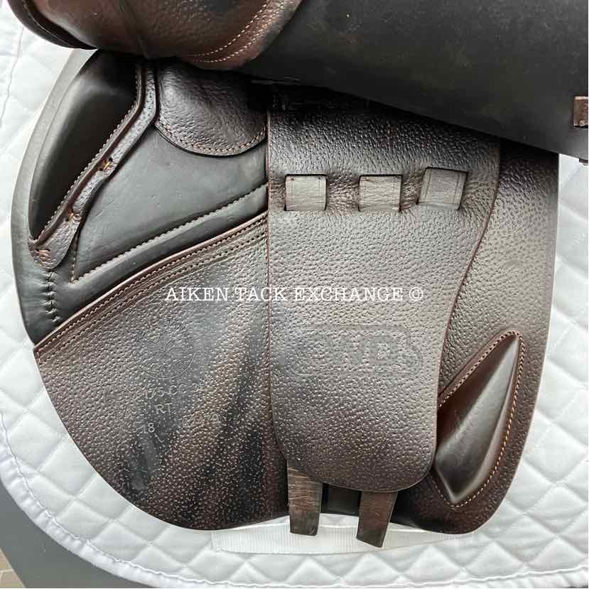 2018 CWD SE03 Close Contact Jump Saddle, 17.5" Seat, 3L Flap, Medium Wide Tree, Foam Panels