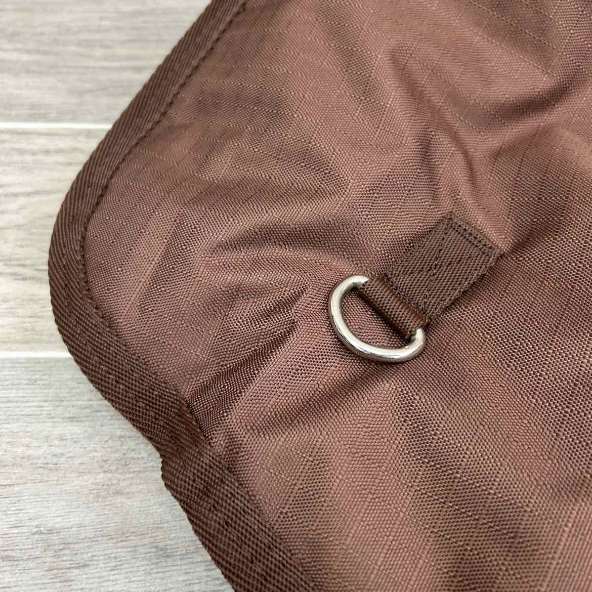 Tough 1 250 G Fill Neck Cover, Size Large
