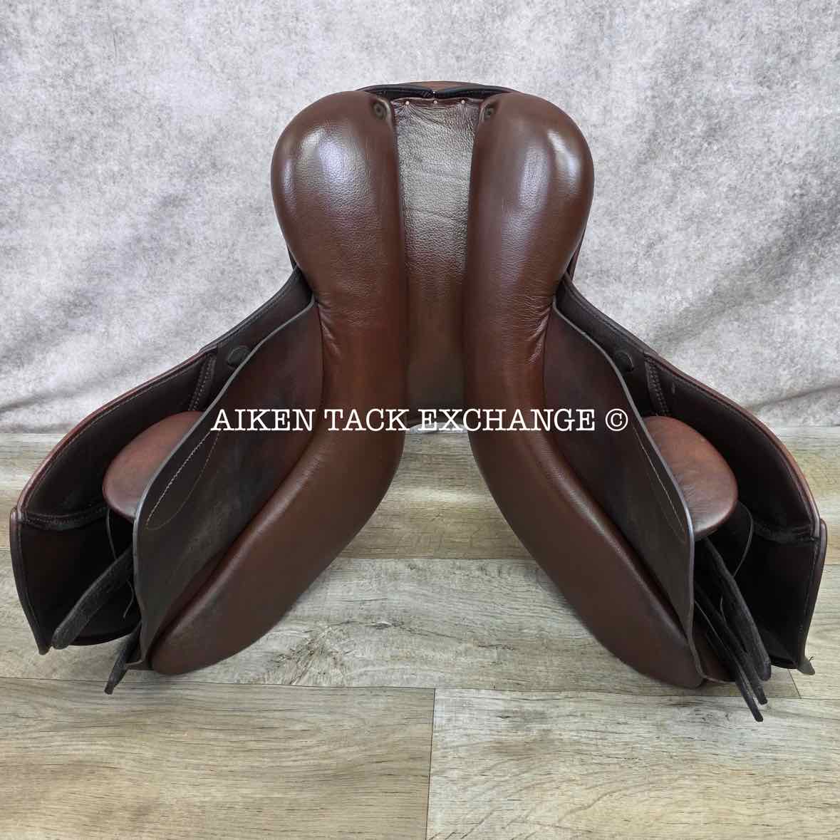 2016 Pegasus Butterfly Claudia Close Contact Jump Saddle, 17" Seat, Flexible Self-Adjusting & Self-Adapting ComfortFit Tree