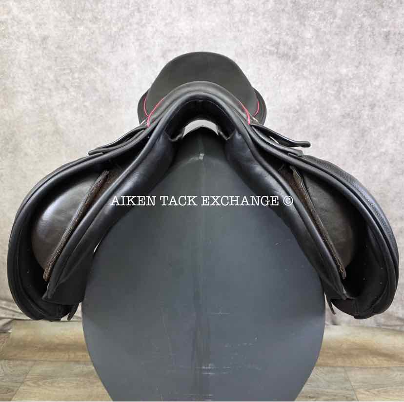 2021 County Innovation Jump Saddle, 18" Seat, Forward Flap, Medium Narrow Tree, Wool Flocked Panels