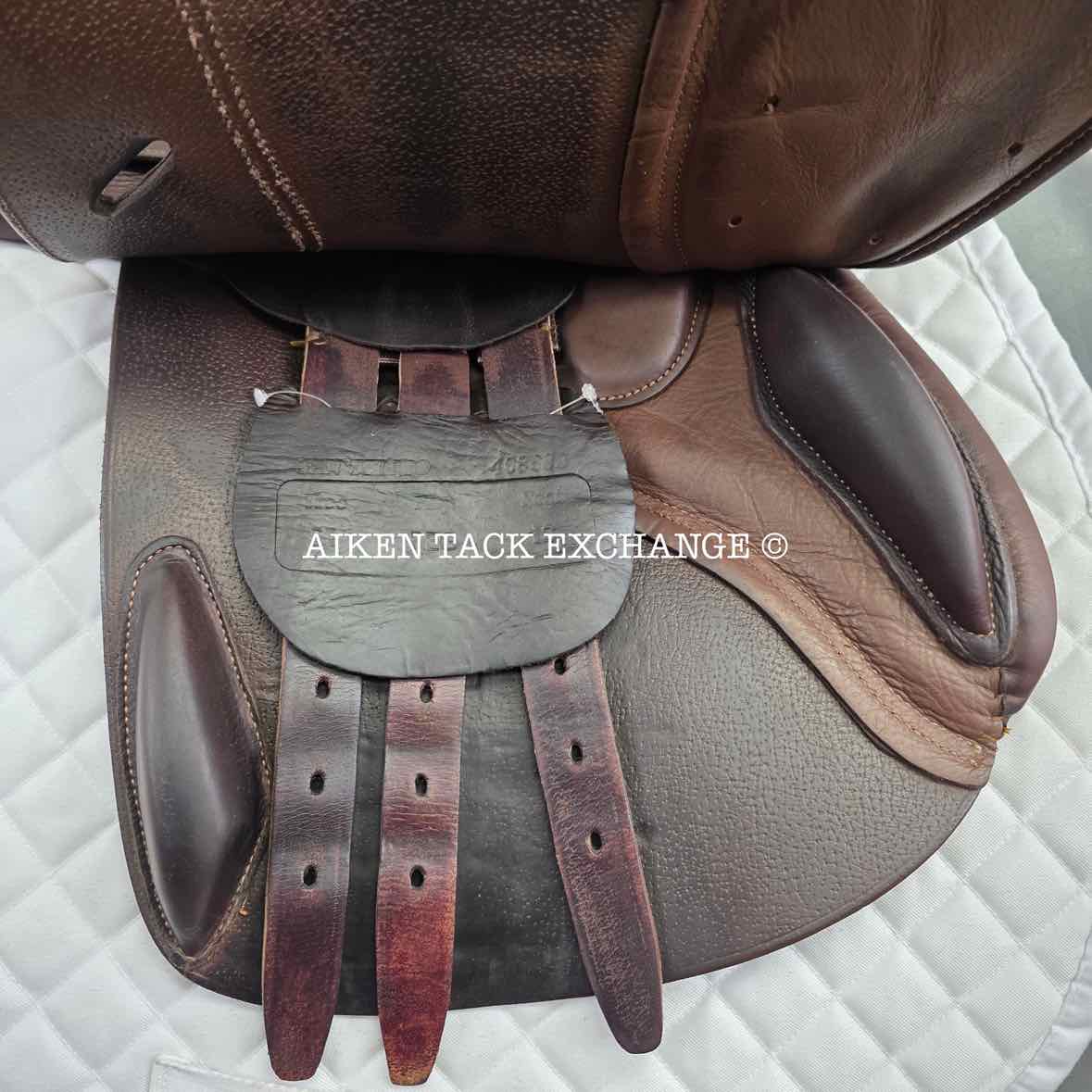 **SOLD** 2016 Ovation San Telmo Close Contact Jump Saddle, 17.5" Seat, Adjustable Tree - XCH Changeable Gullet, Foam Panels