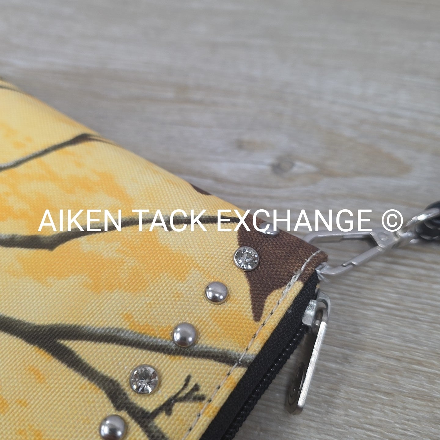 P & G Full Zip Wallet