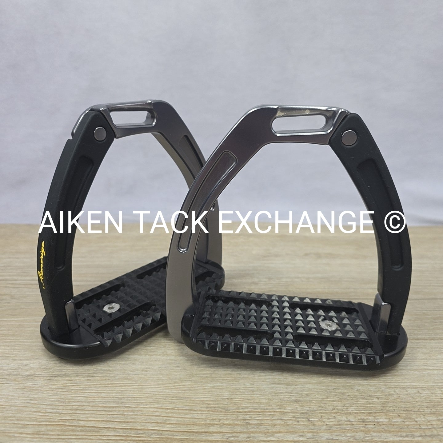 Amerigo Safety Stirrups, 4.75"