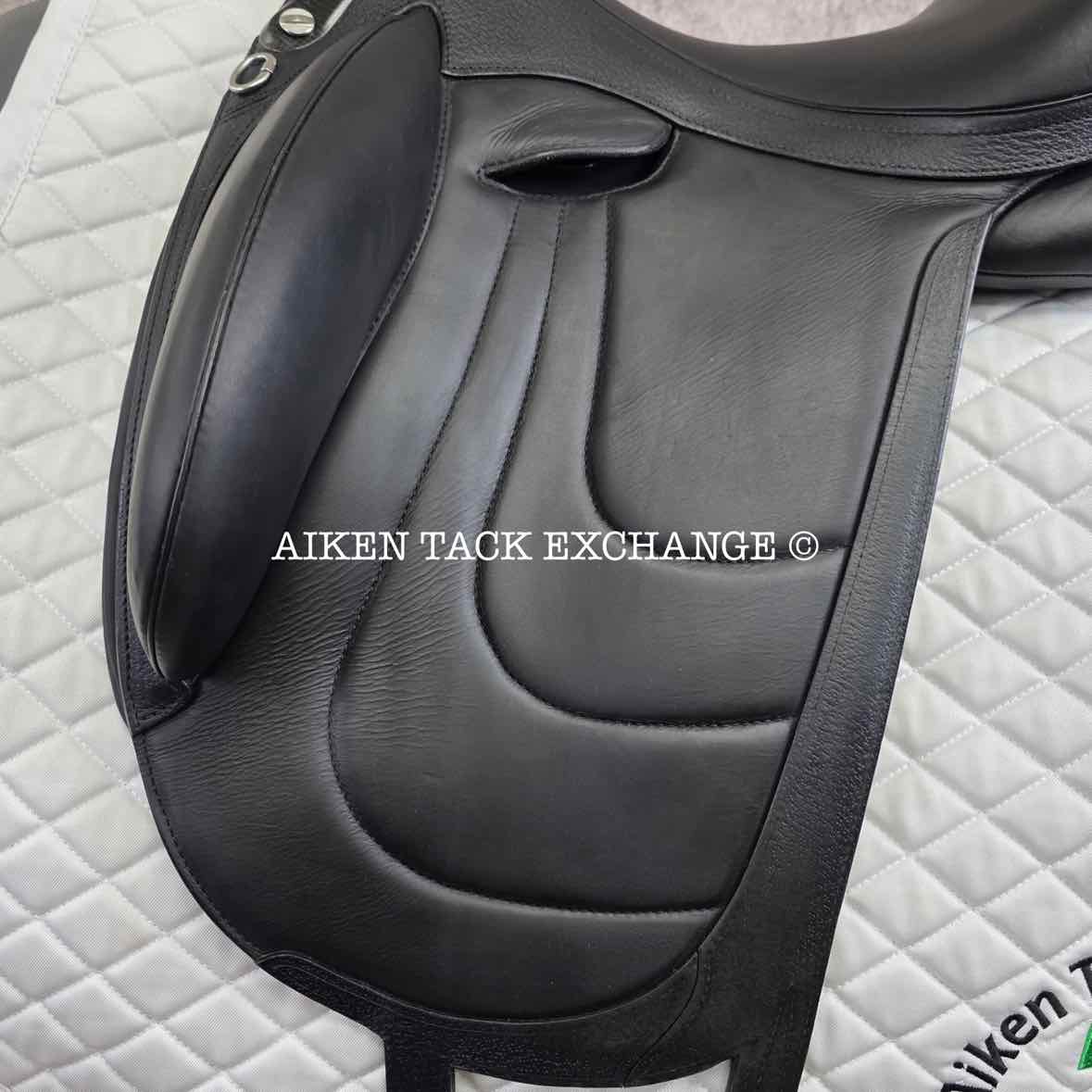 2023 Devoucoux Makila Harmonie Monoflap Dressage Saddle, 17" Seat, 1A Flap - Short, Dynamick Tree - Medium, D3D Panels, Full Buffalo Leather