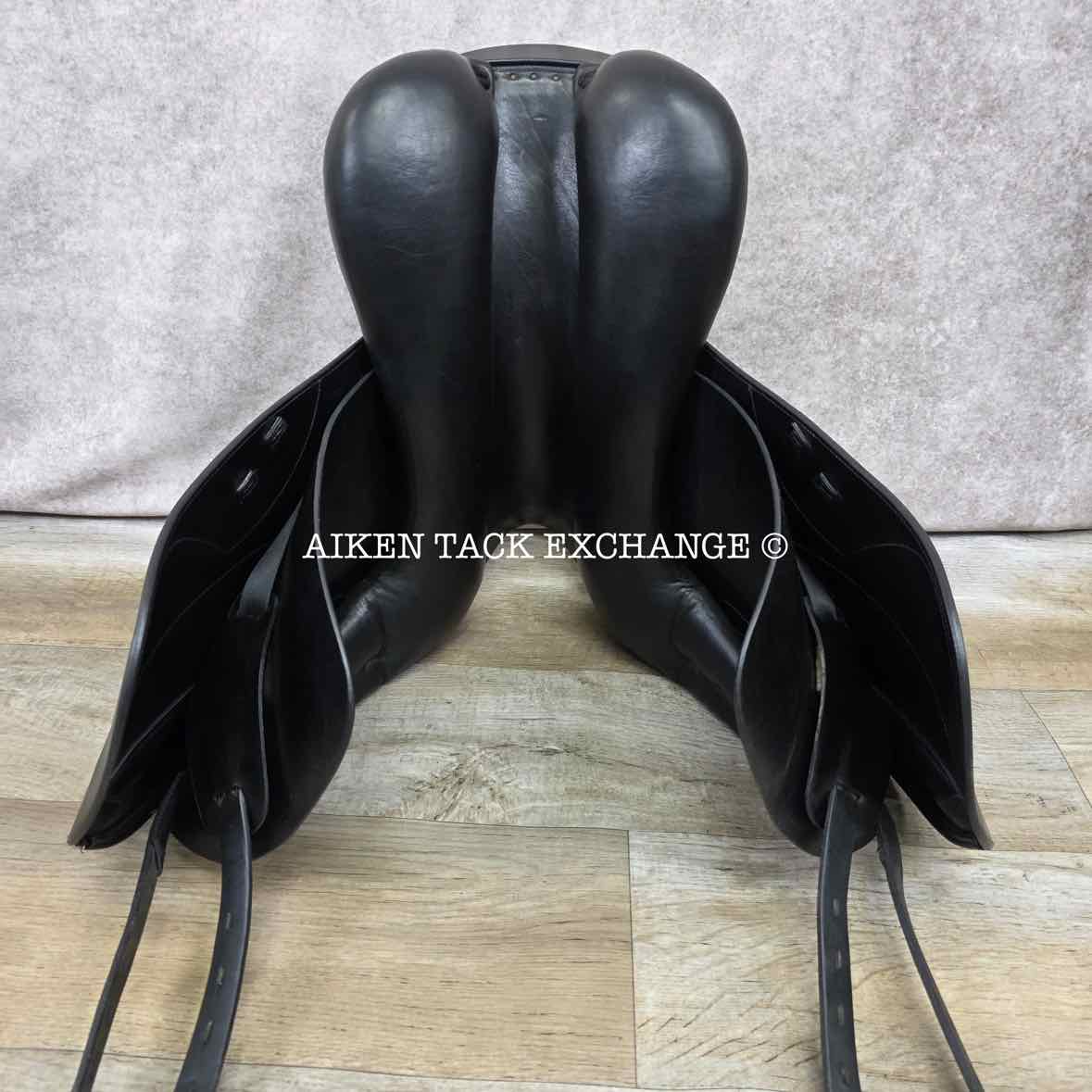 **SOLD** 2009 Amerigo Pinerolo Classic Dressage Saddle, 17.5" Seat, Medium Wide Tree, Wool Flocked Panels