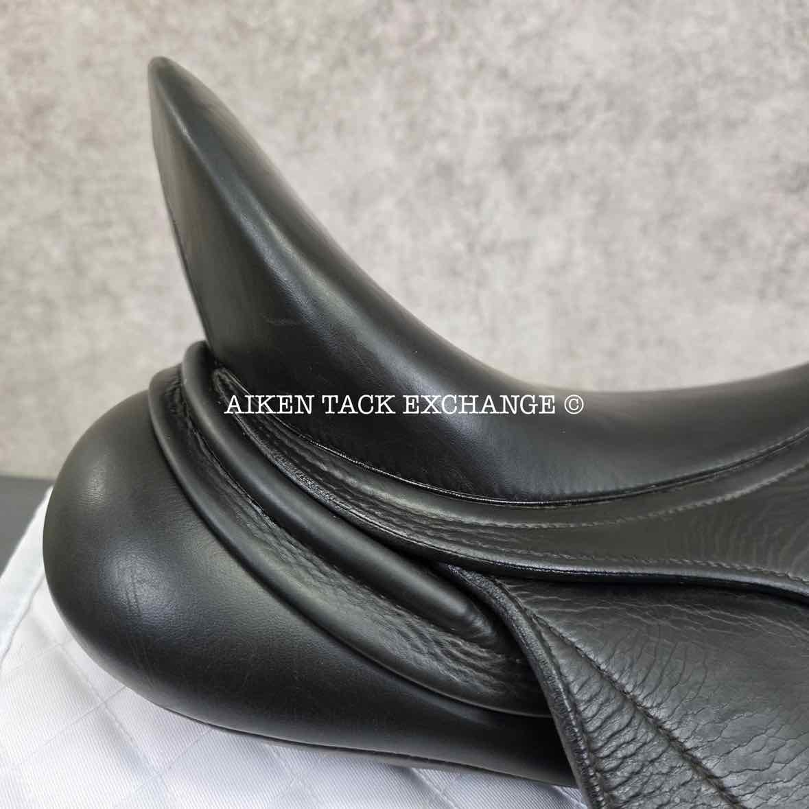 **SOLD** 2011 Schleese Triumph Dressage Saddle, 18" Seat, Adjustable AdapTree, Wool Flocked Panels