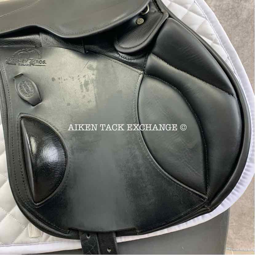 **SOLD** 2020 Berney Brothers Grand Olympic Monoflap Jump Saddle, 17" Seat, Medium Tree, Wool Flocked Panels
