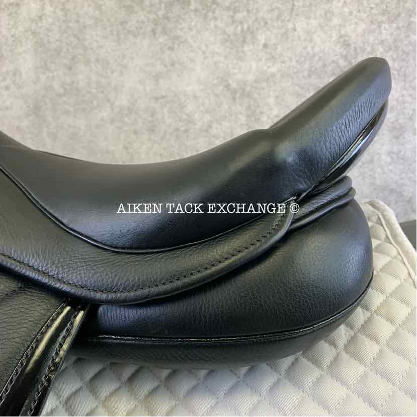 **SOLD** 2018 Stubben Centurion Monoflap Dressage Saddle, 17.5" Seat with Biomex, Short Flap, 27 cm Tree - Narrow, Wool Flocked Panels