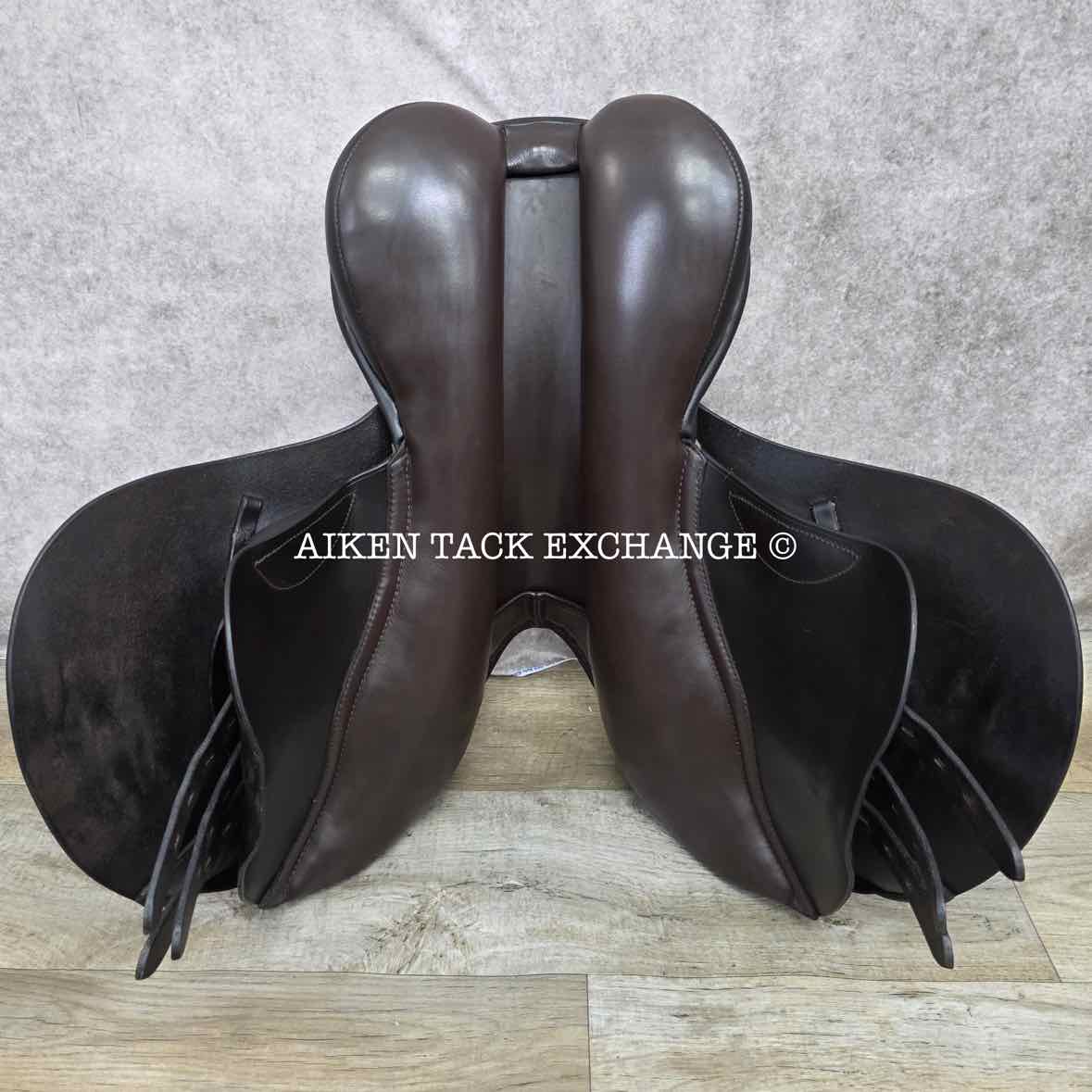 Adam Ellis Close Contact Jump Saddle, 17.5" Seat, Medium Wide Tree, Wool Flocked Panels