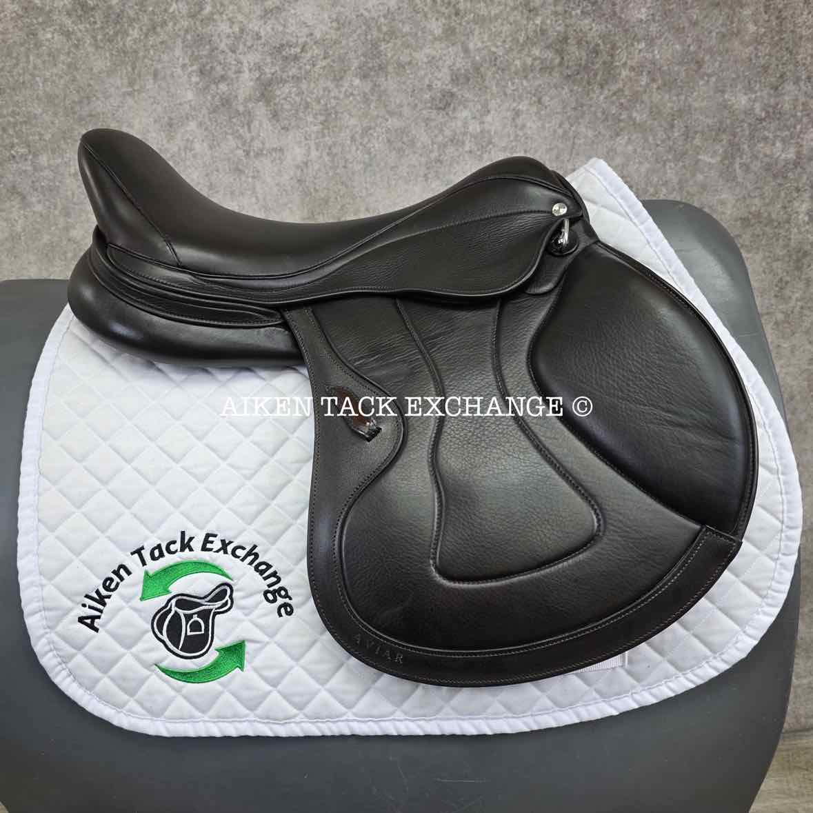 2022 Aviar Ace Close Contact Jump Saddle, 18" Seat, Adjustable Flex Tree, Foam Panels