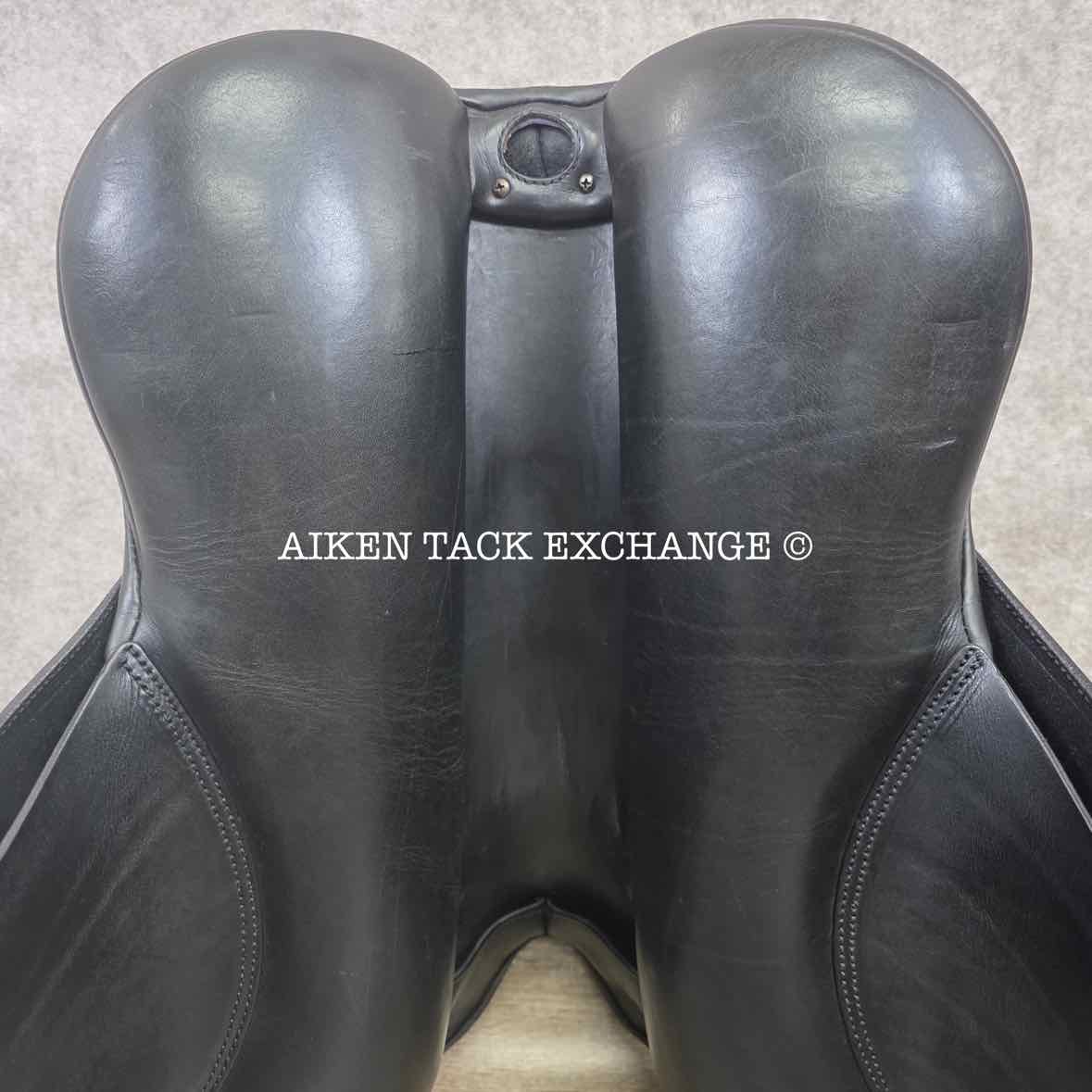 2004 Bates Caprilli Dressage Saddle, 18" Seat, Adjustable Tree - Changeable Gullet, Wool Flocked Panels
