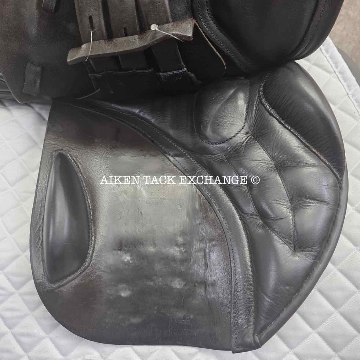 **SOLD** 2009 Black Country Ricochet Jump Saddle, 17" Seat, Medium Wide Tree, Wool Flocked Panels