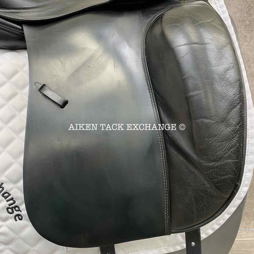 **SOLD** 2000 Prestige Dressage 2000 Saddle, 17.5" Seat, 34 Tree - Medium Wide, Wool Flocked Panels
