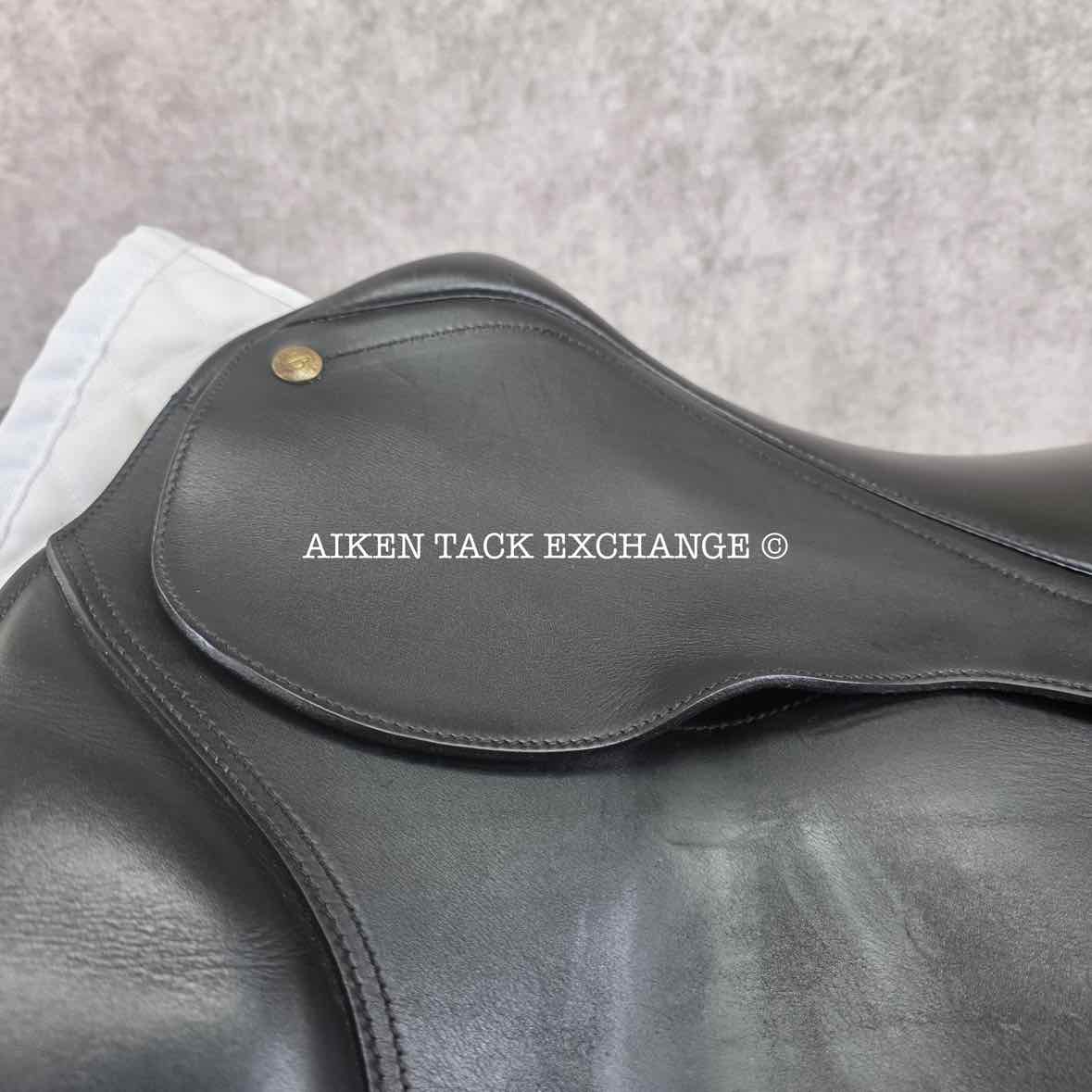 2004 Bates Caprilli Dressage Saddle, 18" Seat, Adjustable Tree - Changeable Gullet, Wool Flocked Panels