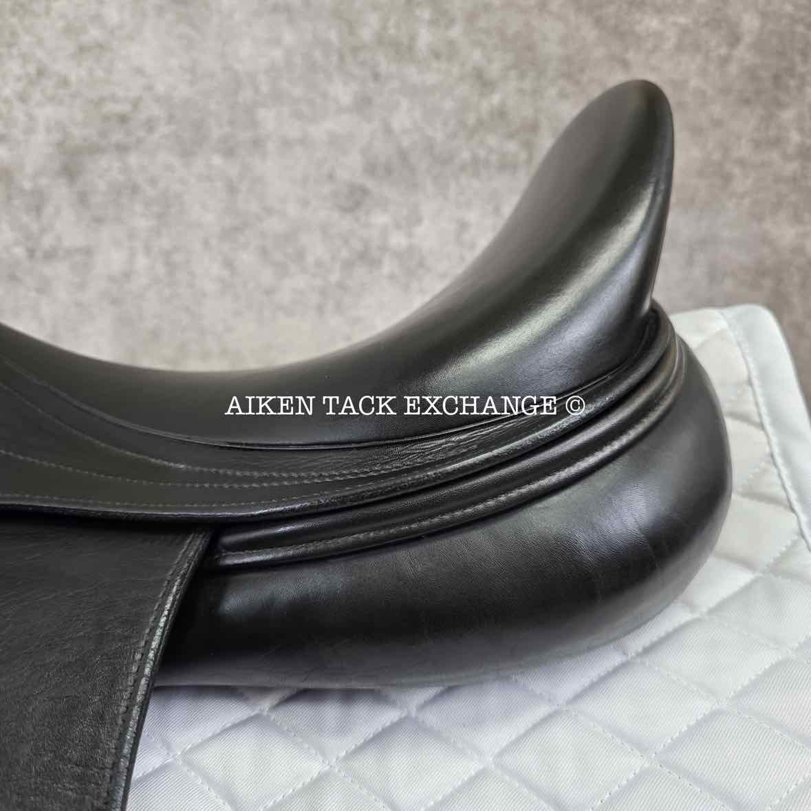 **SOLD** 2009 Amerigo Pinerolo Classic Dressage Saddle, 17.5" Seat, Medium Wide Tree, Wool Flocked Panels