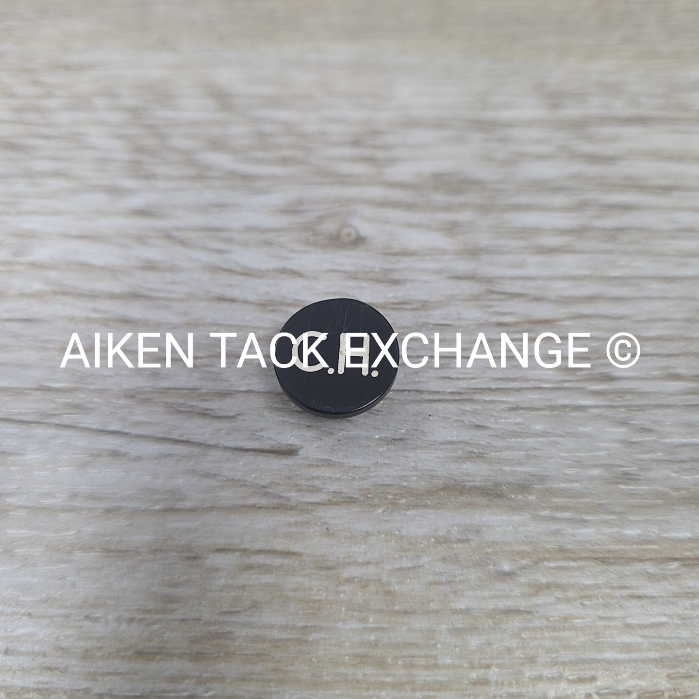 Camden Hunt Button, Small