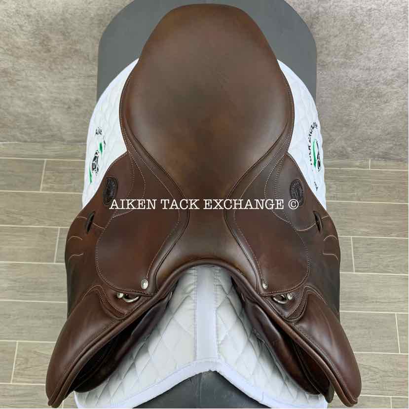 **SOLD** 2021 Antares Signature Skylla Close Contact Jump Saddle, 17.5" Seat, 3A Flap, Medium Tree, Foam Pro Panels