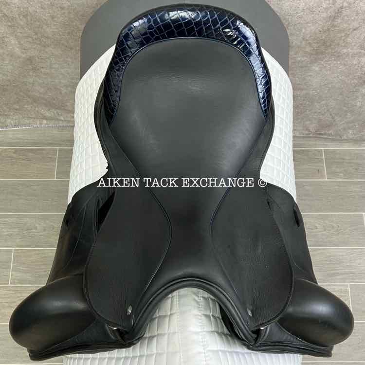 **SOLD** 2020 Custom Saddlery Wolfgang Omni Monoflap Dressage Saddle, 17.5" Seat, Adjustable Tree, Wool Flocked Panels