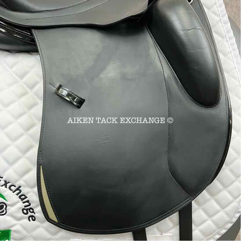 2018 Erreplus Freestyle Monoflap Dressage Saddle, 17" Seat, Adjustable Tree, Wool Flocked Panels