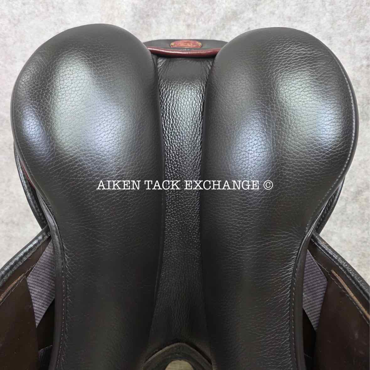 2023 Kent & Masters Competition Series Monoflap XC Jump Saddle, 17.5" Seat, Adjustable Tree - Changeable Gullet, Wool Flocked Panels