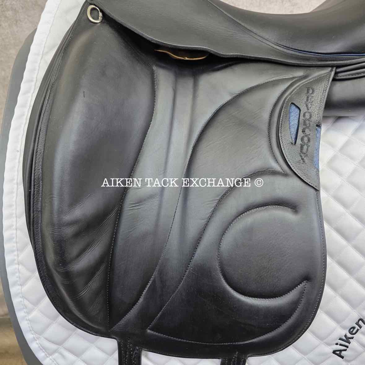 2014 Devoucoux Loreak Monoflap Dressage Saddle, 18.5" Seat, 3 Flap, Medium Wide Tree, D3D Panels, Full Buffalo Leather
