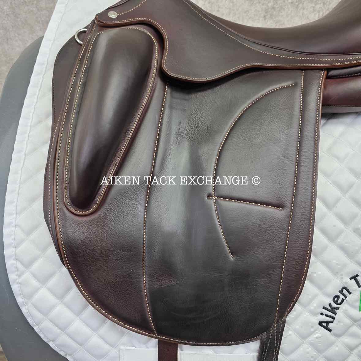 2022 Arion Monoflap Dressage Saddle, 18" Seat, 2A Flap, MW/W Tree, Foam Panels, Full Buffalo Leather