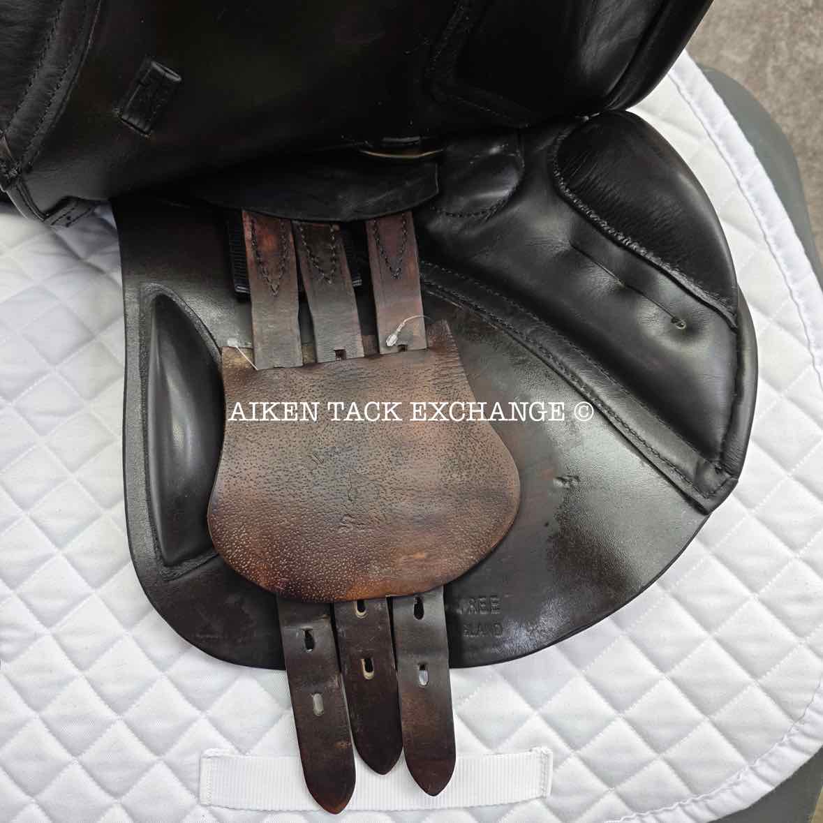 **SOLD** 2010 Black Country Maelstrom Jump Saddle, 17.5" Seat, Medium Tree, Wool Flocked Panels