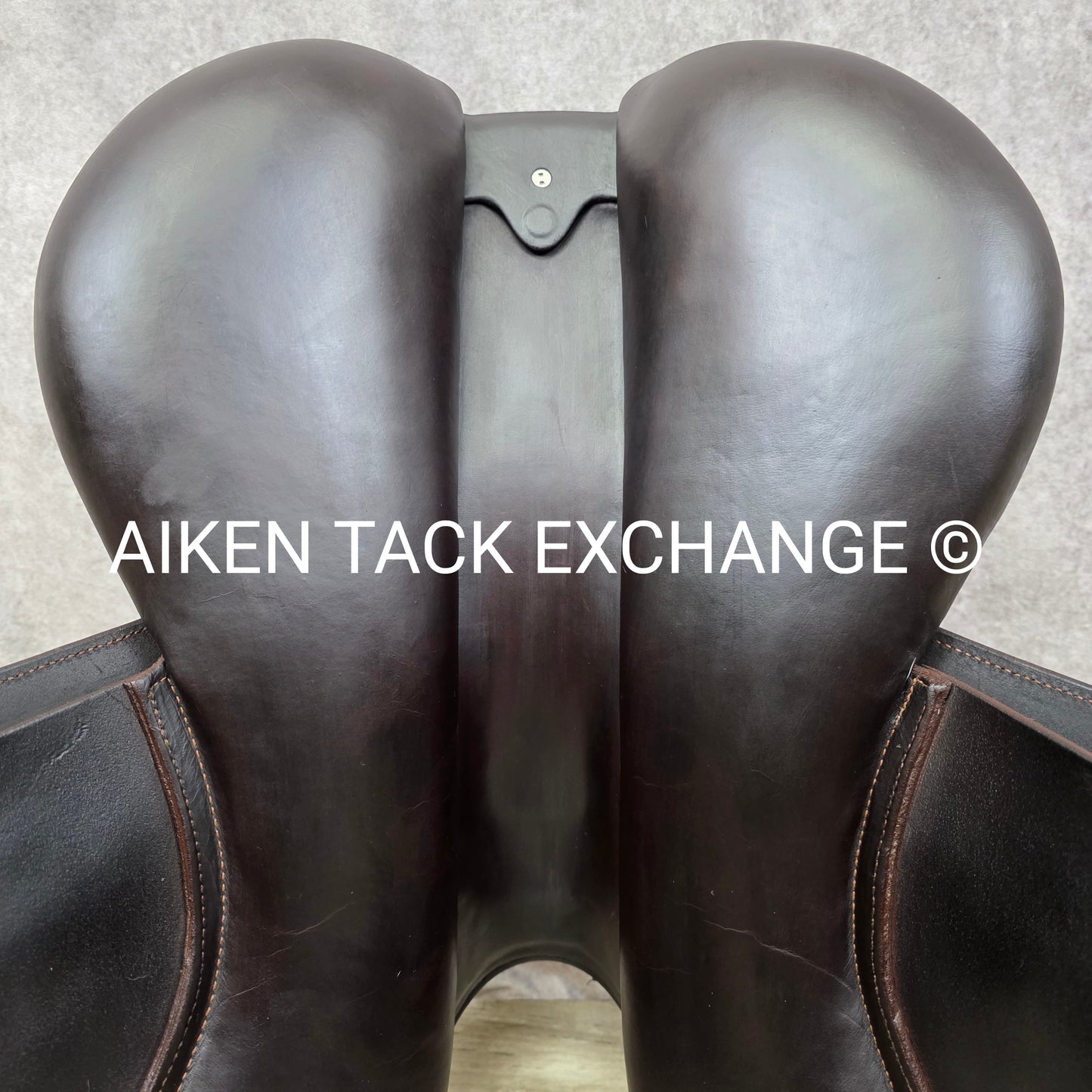 2019 CWD SE02 Close Contact Jump Saddle, 17.5" Seat, 3C Flap, Medium Tree, Foam Panels