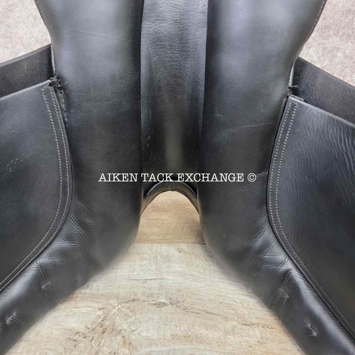 Anky Dressage Saddle, 17.5" Seat, Medium Wide Tree, Wool Flocked Panels