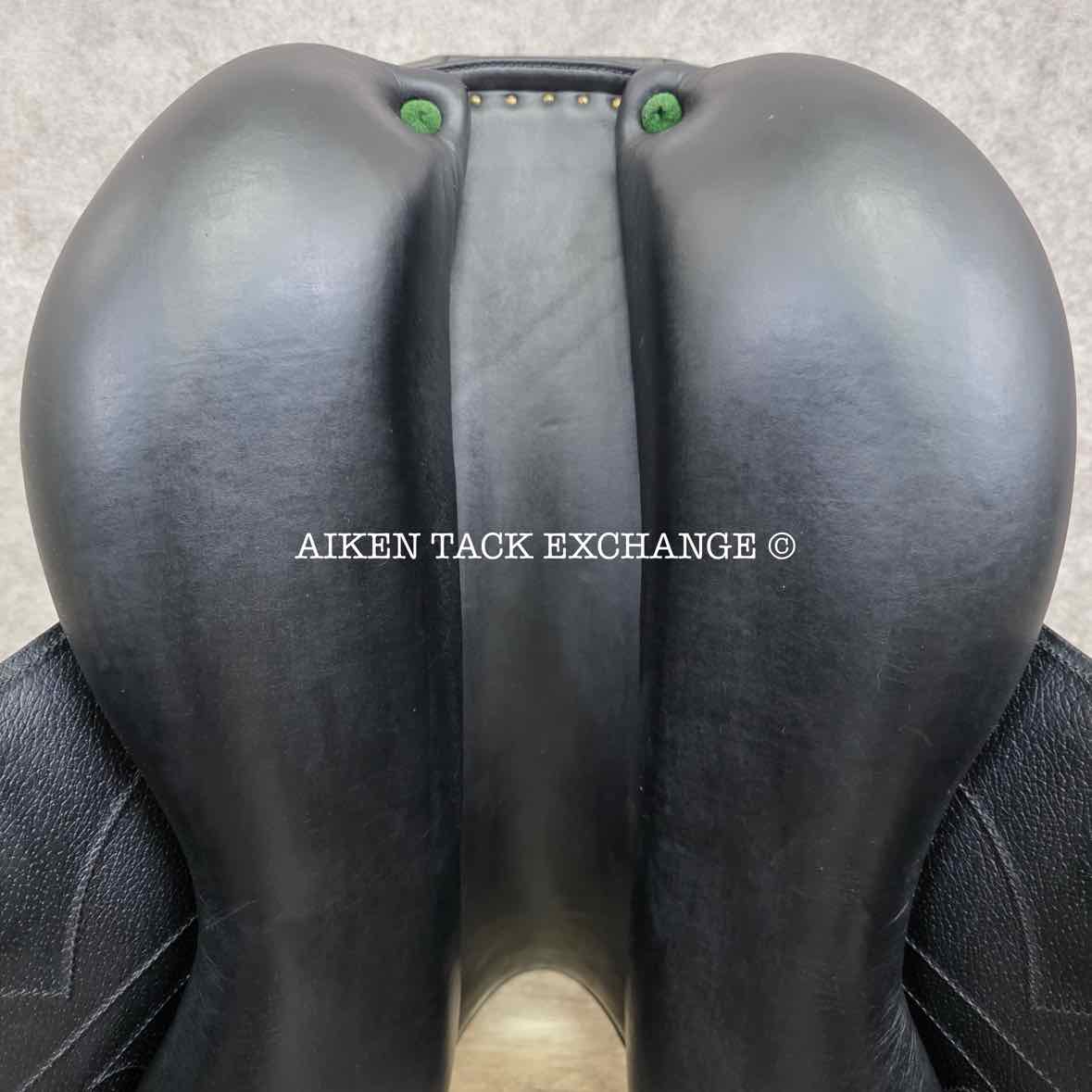 **On Trial** 2013 Devoucoux Makila Monoflap Dressage Saddle, 18" Seat, 3A Flap, M/MW Tree, Foam Panels, Full Buffalo Leather