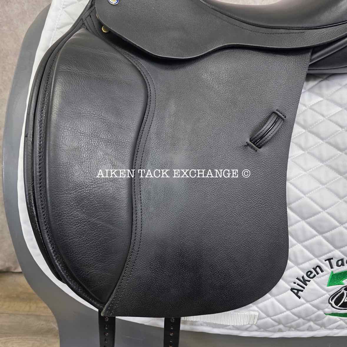 Detente by Advanced Saddle Fit Dressage Saddle, 17.5" Seat, Wide Tree, Wool Flocked Panels