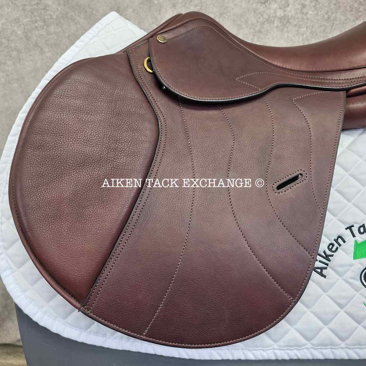 HDR - Henri de Rivel Laureate IGP Close Contact Jump Saddle, 17.5" Seat, Adjustable Tree - Changeable Gullet, Foam Panels