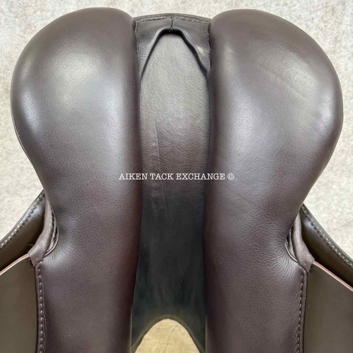 2021 Passier Performance Jump Saddle, 17.5" Seat, Medium Wide Tree, Wool Flocked Panels
