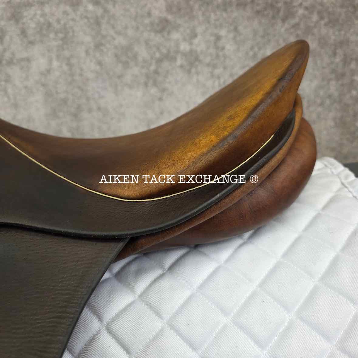 Stubben Siegfried Saddle, 16.5" Seat, 31.5 cm Tree - Wide, Wool Flocked Panels