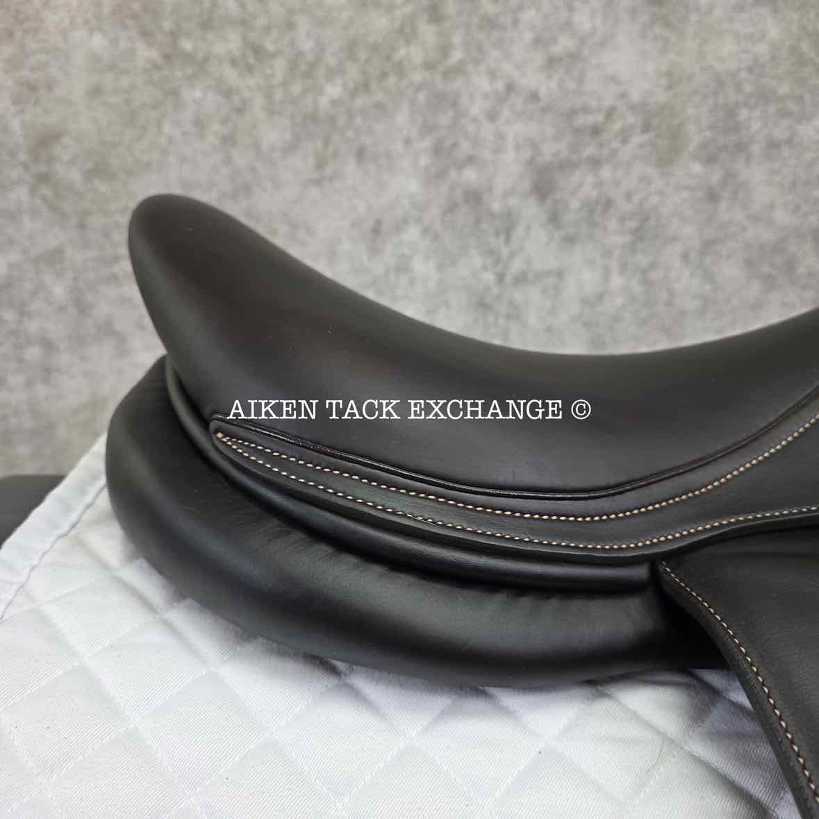2019 Voltaire Stuttgart Jump Saddle, 17.5" Seat, 2A Flap, Medium Tree, PRO Panels, Full Buffalo Leather