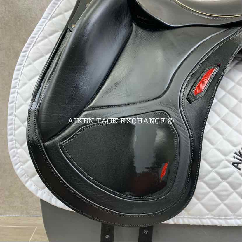 2021 Aviar Rook 1.0 Monoflap Dressage Saddle, 17.5" Seat, Adjustable Flex Tree, Foam Panels