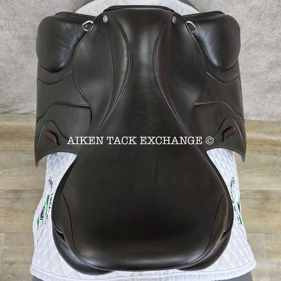 2022 Aviar Ace Close Contact Jump Saddle, 18" Seat, Adjustable Flex Tree, Foam Panels