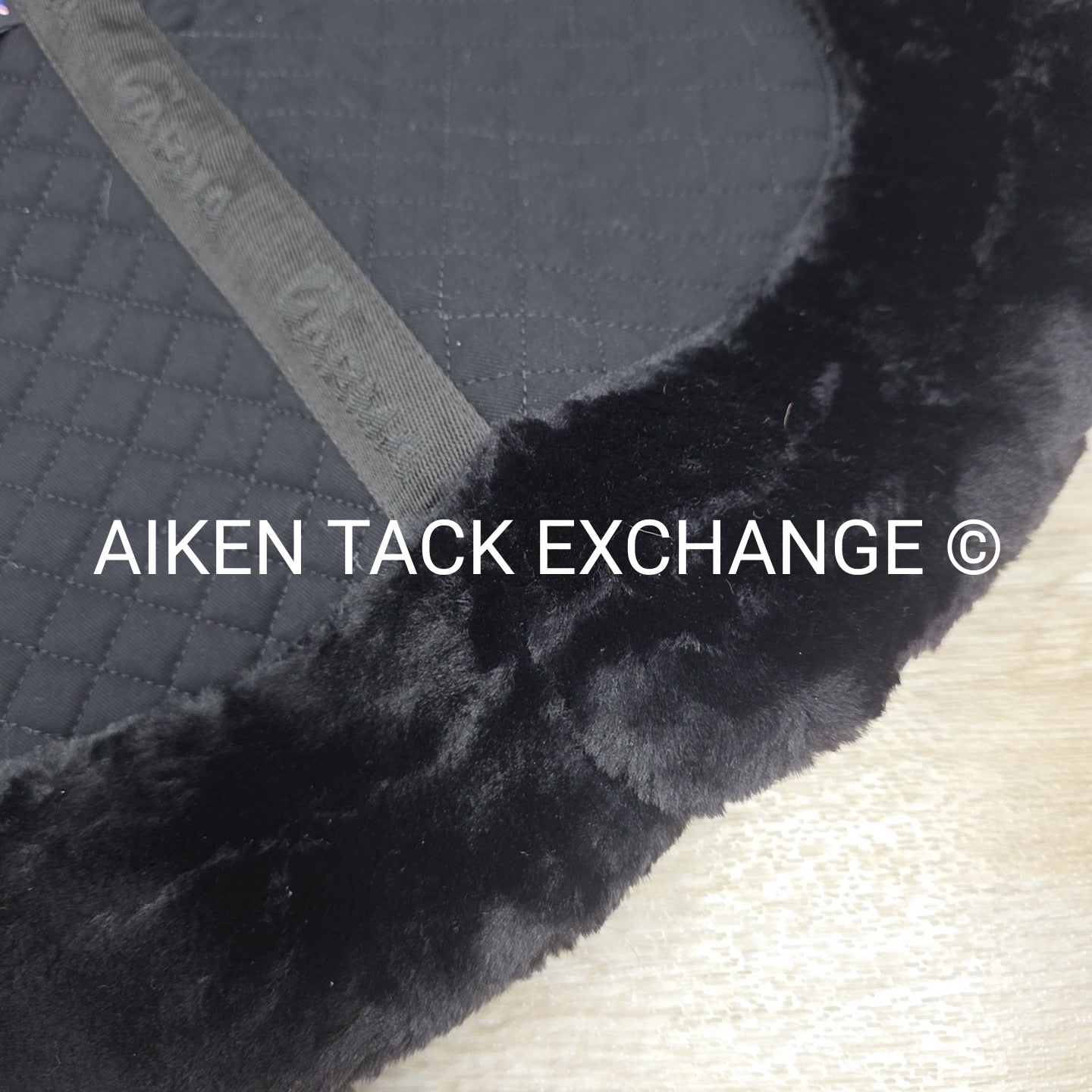 Shires Arma Contour Pro Half Pad, Size 17" - 18"