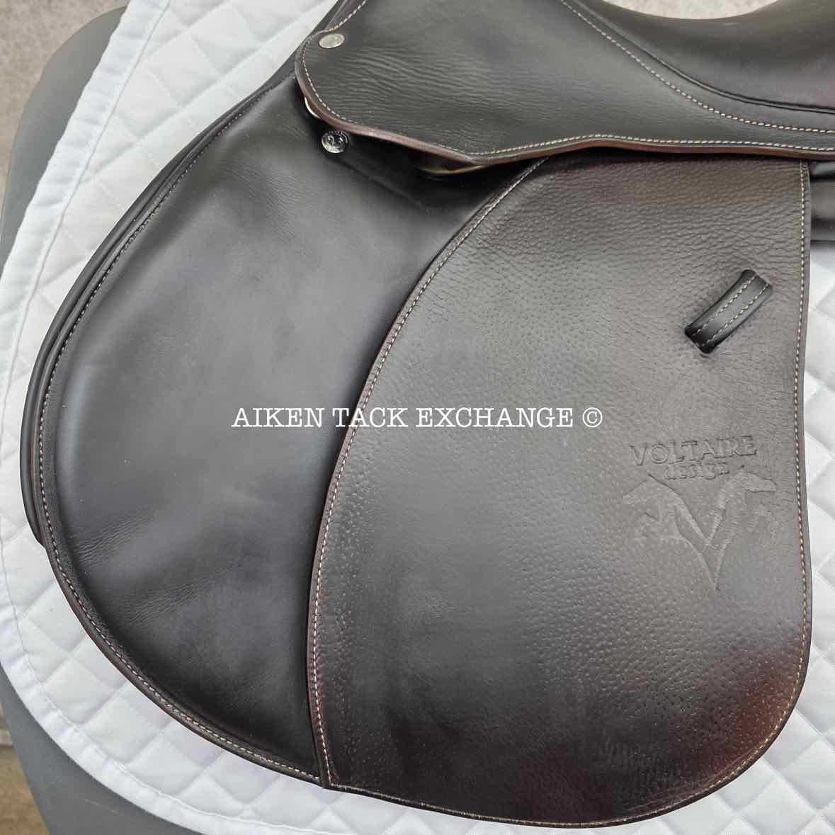 **SOLD** 2015 Voltaire Palm Beach Close Contact Jump Saddle, 17" Seat, 2A Flap, Medium Wide Tree, FIN Panels