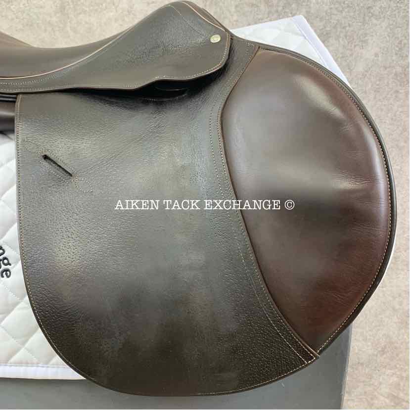 **SOLD** 2010 Arc De Triomphe Gazelle Close Contact Jump Saddle, 18" Seat, 3AV Flap - Forward, Medium Tree, Foam Panels