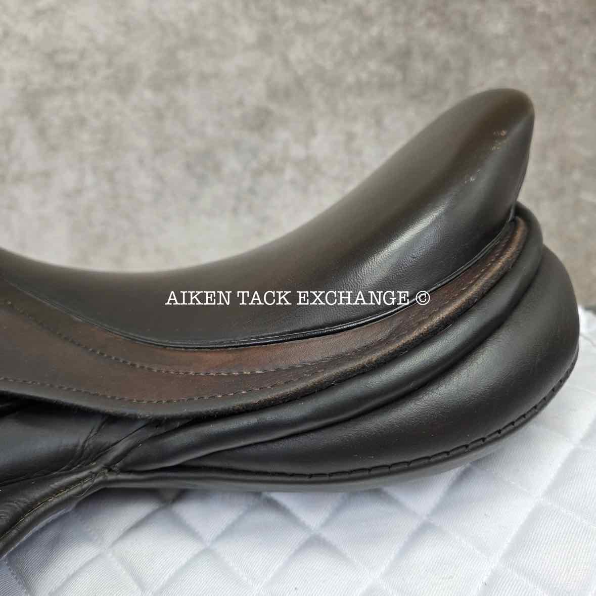 **On Trial** 2014 Black Country Solare Vinici Monoflap Jump Saddle, 17.5" Seat, Medium Wide Tree, Wool Flocked Panels