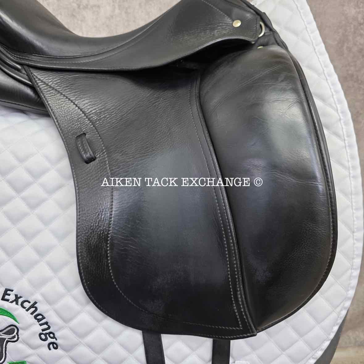 2010 Schleese Wave Dressage Saddle, 16.5" Seat, Adjustable AdapTree, Wool Flocked Panels