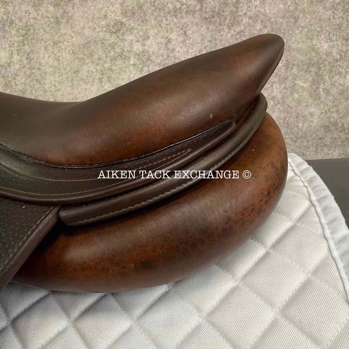 2018 CWD SE04 Monoflap Jump Saddle, 17" Seat, 2A Flap, Medium Tree, Foam Panels
