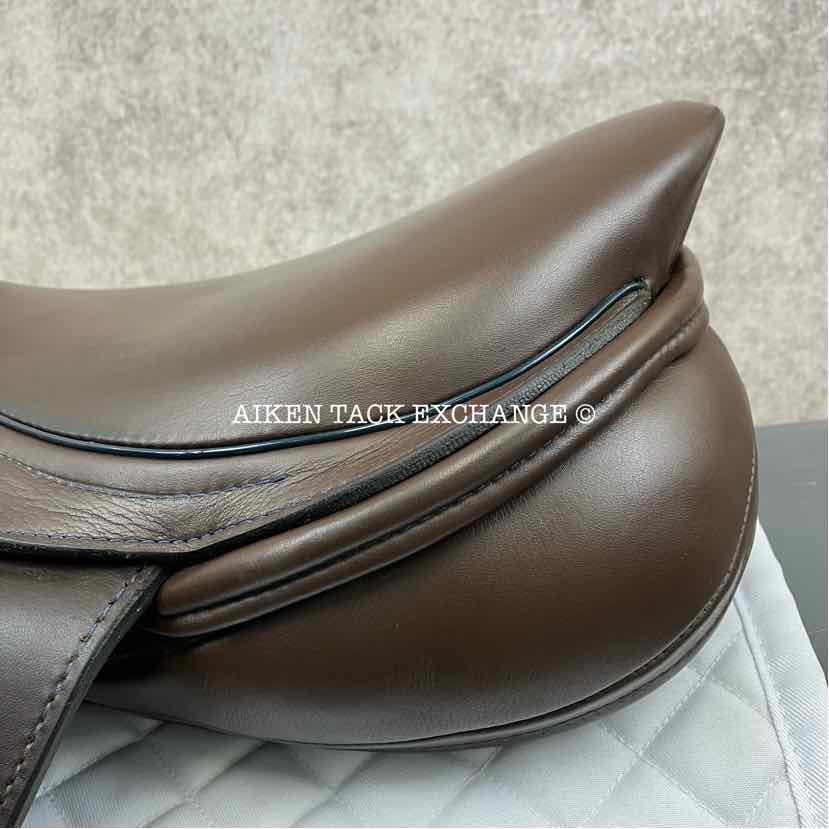 **SOLD** 2019 Custom Saddlery Monte Carlo Monoflap Jump Saddle, 17.5" Seat, Adjustable Tree, Wool Flocked Hybrid Panels