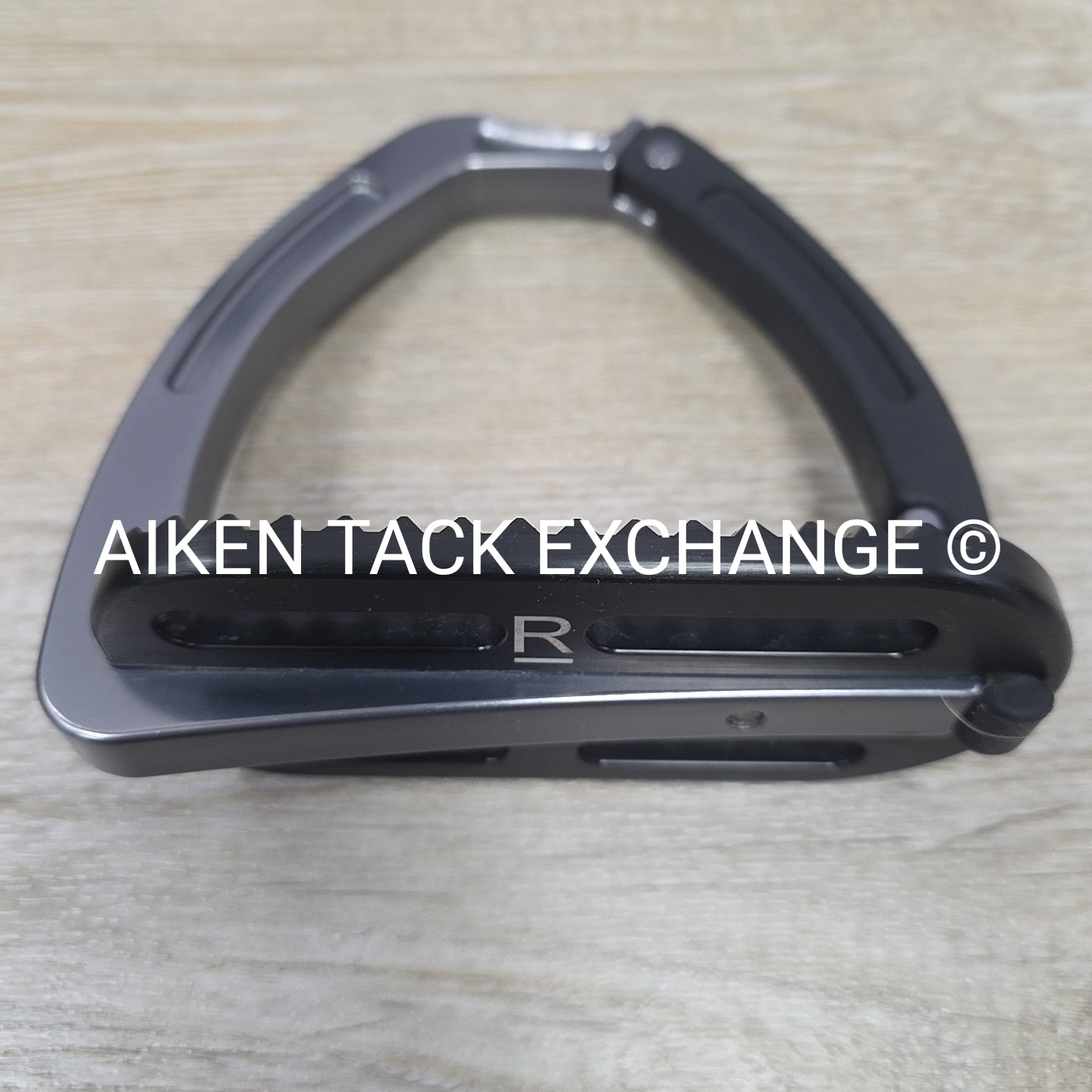 Amerigo Safety Stirrups, 4.75"