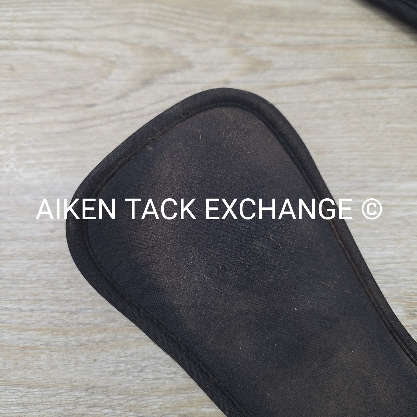 BARGAIN BUNDLE: 2 Ovation Gel Body Form Dressage Girths, Black, 22"