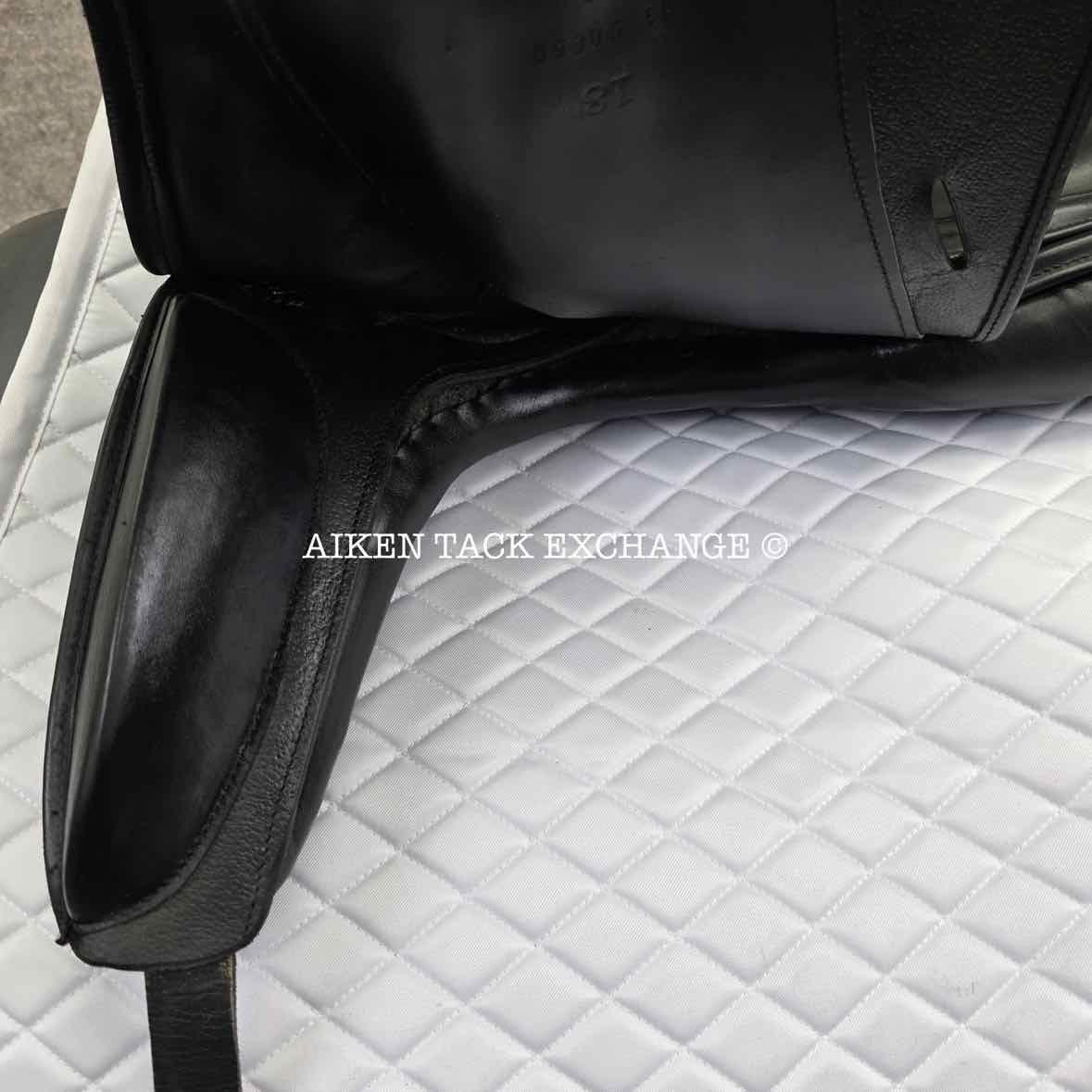 **SOLD** Warendorf Monoflap Dressage Saddle, 18" Seat, Short Flap, Medium Tree, Wool