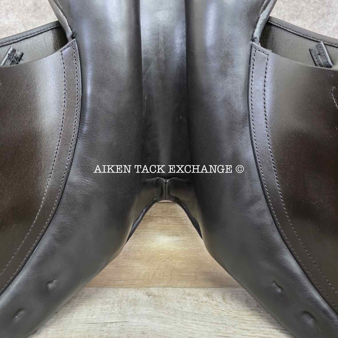 **SOLD** 2010 Black Country Maelstrom Jump Saddle, 17.5" Seat, Medium Tree, Wool Flocked Panels