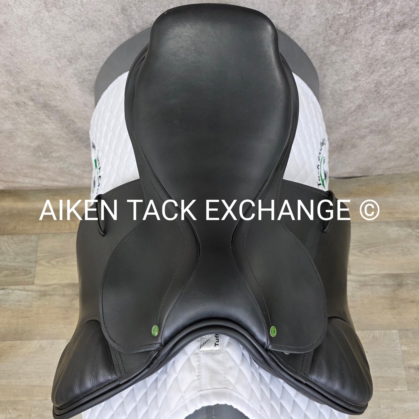 **SOLD** 2007 County Pro-Fit Close Contact Jump Saddle, 17.5" Seat, Medium Tree, Wool Flocked Panels